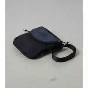 씨피컴퍼니 플레인 페이퍼 터치 숄더백 18CMAC049A 888