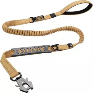 자동차 안전벨트가 장착된 튼튼한 조절 가능한 개 목줄 45피트 파워 스트레치 전술 하중 지지 커넥터 퀵