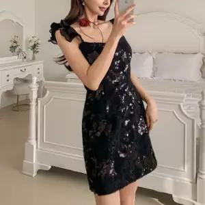 여자 파티룩 스팽글 플라워 프릴 나시 슬림 미니원피스