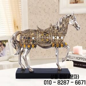 ERMAKOVA 레트로 전쟁 말 레진 골든 동상 동물 조각 미니어처 홈 오피스 스터디 룸 장식