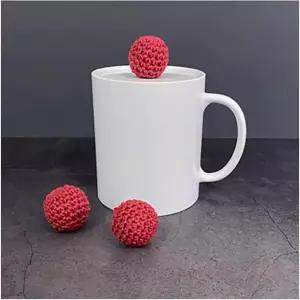 모모마쥬 찹 머그잔 매직 트릭 공이 마술사들에게 사라지는 모습을 보여주며 스트리트 착시 현상을