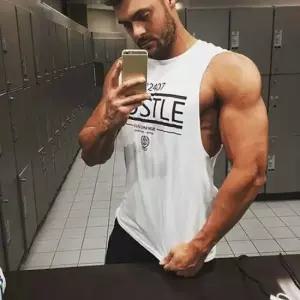 머슬핏 3컬러 면 운동 헬스 짐웨어 남성용 스포츠 허슬 나시