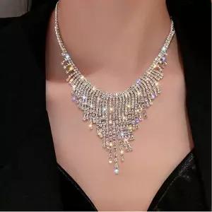 연주회 무대 공연용 큐빅 목걸이 화려한 파티 드레스 웨딩 시상식 크리스탈 초커