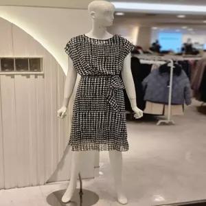 [크로커다일레이디]올리비아하슬러 도트 패턴 셔링 시폰 원피스_OHCFOP703_ESS