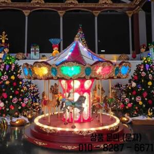대형 발광 음악 크리스마스 회전목마 유럽풍 휴일 장식 조명 피규어 장난감