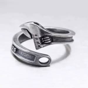 남성 패션 반지 18K 금반지 커플링 스타일 실버 골드 우정반지 디자인