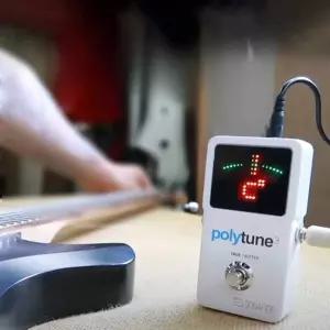 미니 기타 튜너 클립튜너 LCD 화이트 통기타 기타튜너