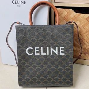  셀린느 트라이엄프 캔버스 버티컬 카바스백 191542BZK