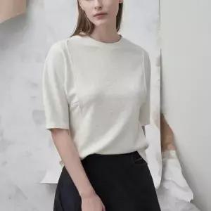 [올리비아로렌] MG01 엠보 돌먼슬리브 탑_ 신선도원몰 VOCAL5M3151 (S48016612)