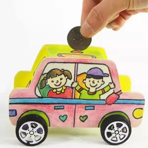 어린이 색칠하는 나무자동차 저금통만들기 미술학원 노인 끼우기