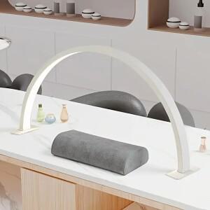 새름달 모양 네일 램프는 밝기와 색온도 조절이 가능하며 속눈썹 연장 및 스킨케어