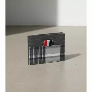 톰브라운 4바 스트라이프 페블 그레인 마드라스 카드지갑 MAW220A L0041 980