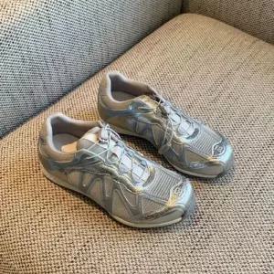 여자 빈티지 통기성 버전 러닝화 MN 가죽 메쉬 OOTD5