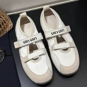 천진반여성 데일리룩 신발 힐펌프스 스트랩힐 리얼 가죽 펌프스 메리제인 플랫 슈즈 KUK5