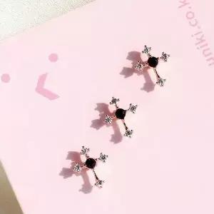 [하프클럽/]나이트 십자가 귓바퀴 아웃컨츠 연골 피어싱