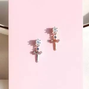 [하프클럽/](낱개판매) 천사의 검 드롭 귓바퀴 피어싱