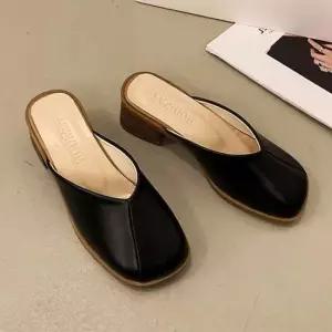 페미닌 블로퍼 모던 여성 통굽 레더 뮬 미들힐 페미닌 레더 통굽 미들힐 뮬 블로퍼