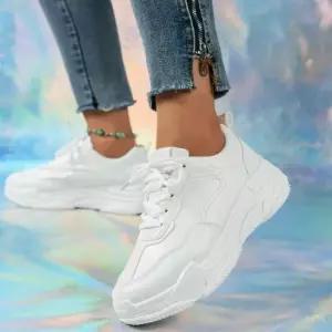 여자 캐주얼 베이직스타일 편한 키높이 굽 어글리슈즈 러블리운동화 여성캐주얼운동화