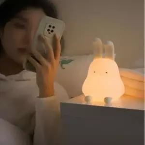 [Deco] 토끼 충전식 무선 실리콘 무드등 탁상 걸이 겸용 수유등 인테리어 수면등 귀여운 선물