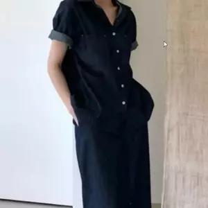 반팔셔츠 치마 세트 단독으로도 활용 가능한 상 하의 구성으로 다양한 스타일링이 가능한 실용적인 셋업