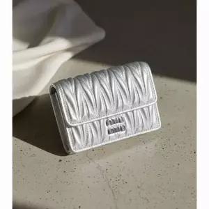 미우미우 마테라쎄 나파 가죽 여성 반지갑 5MV204 AFPP F0118