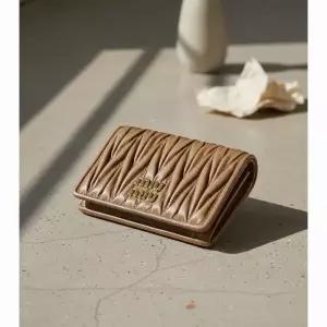 미우미우 26SS 마테라쎄 나파 가죽 여성 반지갑 5MC103 AFPP F098L