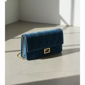 펜디 26SS 데님 체인 월렛 숄더백 미니백 8M0498 AW5H F1UJW