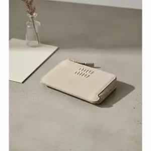 미우미우 26SS 나파 가죽 엔벨롭 카드지갑 카드 홀더 5MB066 AEFX F0065