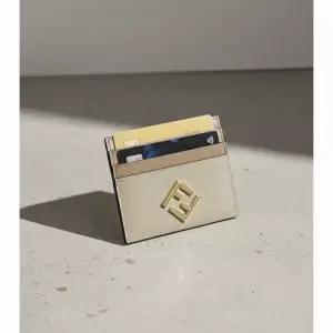 펜디 26SS FF 다이아몬드 카드 케이스 8M0445 ALV4 F1N1G 여성 카드지갑