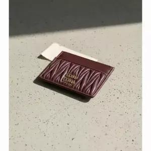 미우미우 마테라쎄 나파 가죽 여성 카드지갑 5MC076 AFPP F0007