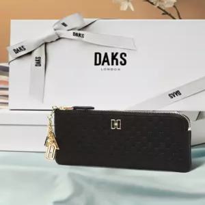 닥스 액세서리 26FW [LOUIS DD] 블랙 DD 로고패턴 소가죽 슬림 지퍼장지갑 DCWA6F518BK