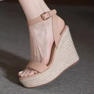 오픈토 가보시 통굽 스트랩 작은발 가보시힐 청키