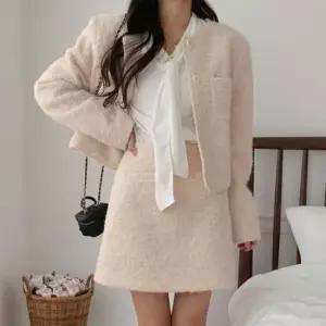 [옷은날개] 라운드넥 부클 니즈네 누빔 숏자켓 케이프코트 숏코트