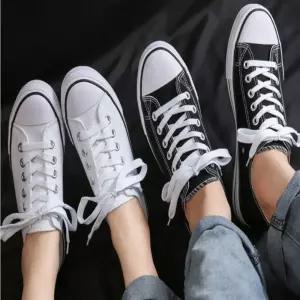 남여공용 발편한 슬립온 데일리 슈즈 캔버스화 런닝화