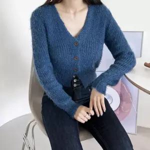 [리빌모아]여자 퍼 브이넥 크롭 니트 숏 가디건 DJW-KN-SCAT1037-아이보리