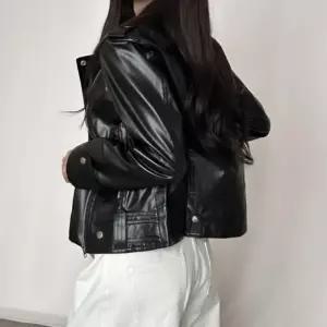 [더바디시크릿]여성 가죽자켓 유광 크롭 라이더 레자 66까지