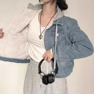 [리빌모아]겨울 여자 기모 세미 크롭 후드 데님 자켓 DMSW-JKW-SCC981-연청