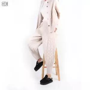 상의 하의 세트구성 따뜻한 누빔 니트 조끼 벌룬핏 편안한 엄마 선물 [GTM] 겨울여성누빔상하의세트