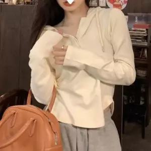 [리빌모아]여자 슬림핏 옆트임 단추 후드 티셔츠 DMESW-TSA-STS14305807