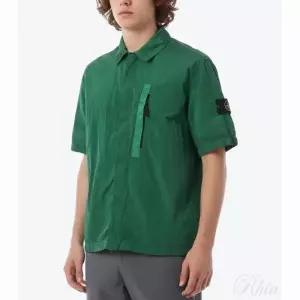스톤아일랜드 26SS 1200028 나일론 메탈 인 에코닐 컴포트 핏 쇼츠 슬리브 셔츠 L1S15 S0019 V005H 컴포트