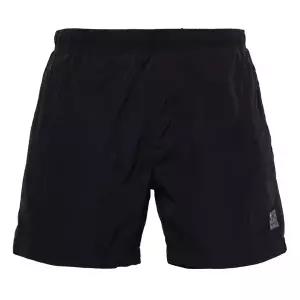 [CP 컴퍼니] 25SS 로고 패치 스윔 숏팬츠 네이비 18CMBW005A 006369G 888