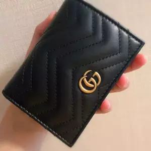  구찌 마틀라세 반지갑 (466492 DTD1T 1000)