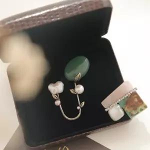 [제이로렌]바이데이지 아벤츄린 담수진주 나무 브로치 Bb0349