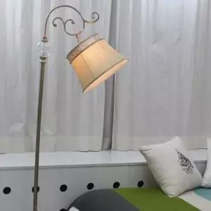 인테리어 코너 침실 앤티크 플로어 장스탠드 스탠드조명 클래식 거실