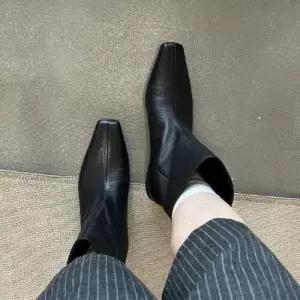 천진반여사친 데일리룩 신발 워커힐 핏 슬림 통굽 워커 슬립온 부츠 KUK5