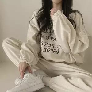 [센트럴몰]조거 투피스 트레이닝 기모 레터링 데일리