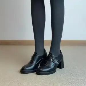 여성용 소가죽 검정 단화 로퍼 펌프스 버전 통굽 하이힐 OP5