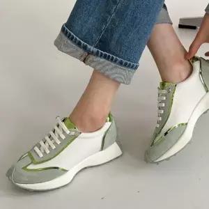 [오너클랜]인기상품 스니커즈단화 여자단화 캐쥬얼슈즈 운동 커플운동화 [WFKV8TN_260414]