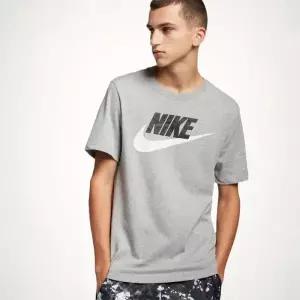 [나이키] 스포츠웨어 남성 아이콘 퓨추라 티 - 063 AR5005 1977232