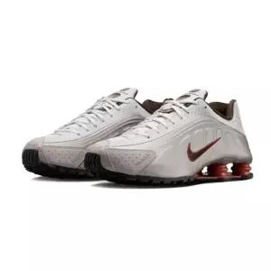 나이키 샥스 R4 바스트 그레이 더스트 피치 운동화 HQ1988-010